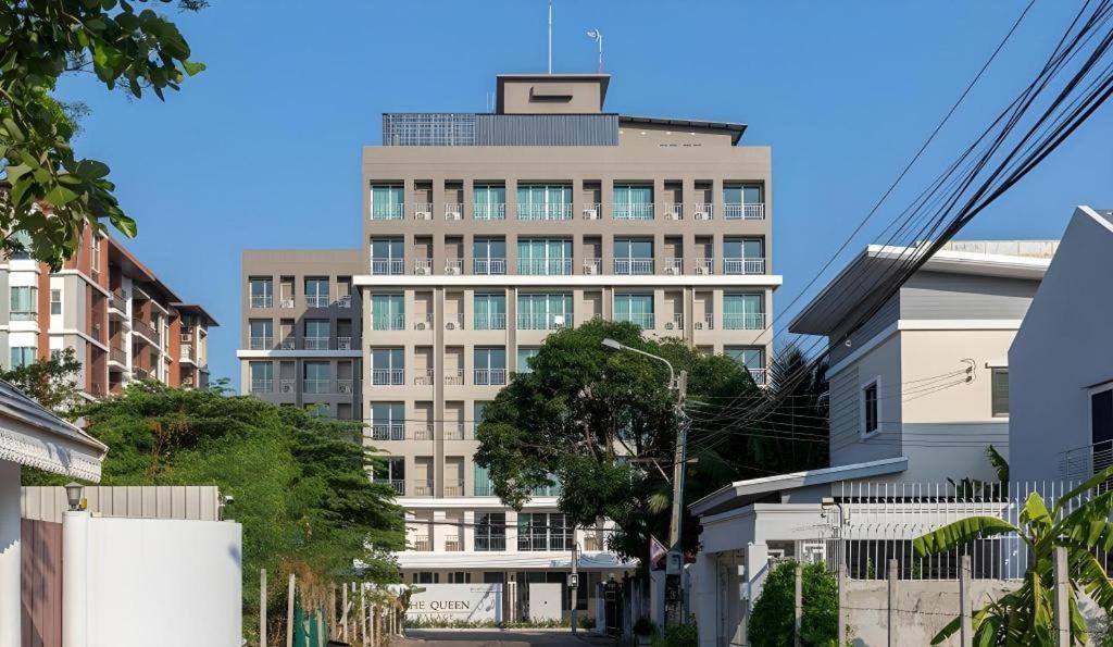 The Queen Palace Bangkok Exterior foto